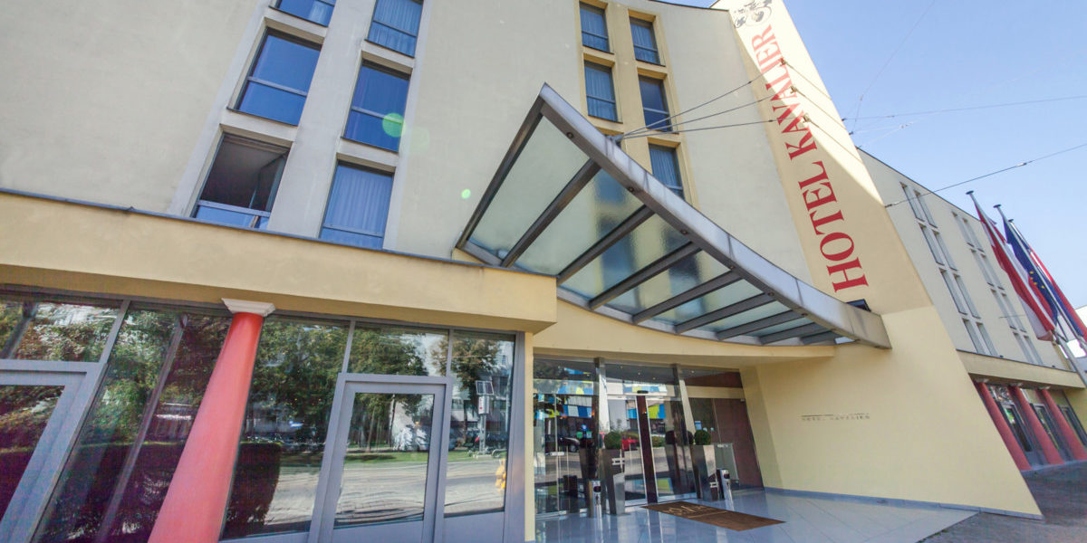 Novum Hotel Kavalier - entrance
